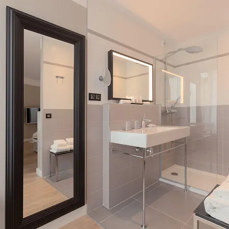 Xo Hotel 4*