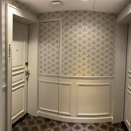 Hotel Le Pierre 4*