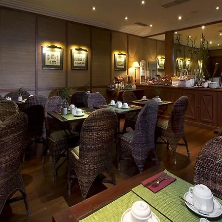 Le Pierre Paris