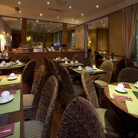 Le Pierre Hotel