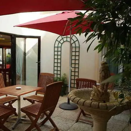 Le Pierre 4* Paris