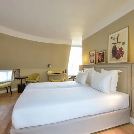 Hotel Le Pierre 4*