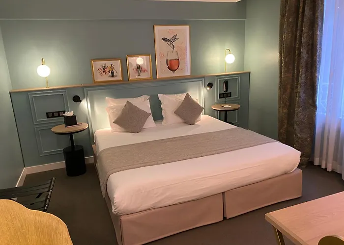 Le Pierre Hotel Paris
