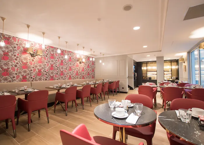 Le Pierre Hotel Paris